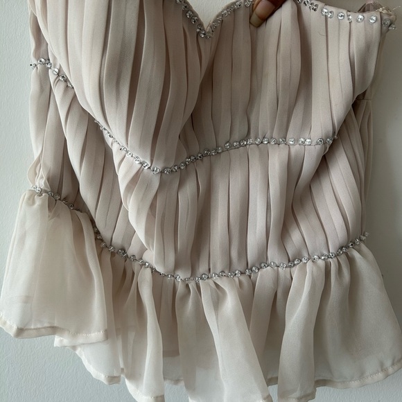 H&M Cream Pleated Camisole with Ruffled Spaghetti Straps - Picture 5 of 11